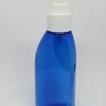 Frasco PET triangular azul 24/410 con atomizador 200 cc