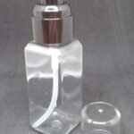 Frasco PET biselado base cuadrada transparente con bomba alto negro 60 ml
