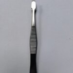 Pinza metálica plana 10,5 cm