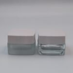 Pote recto cuadrado de vidrio transparente y satinado 50gr