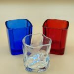 Vasos de vidrio diferentes colores y formas para vela