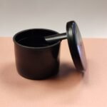 Pote recto plástico negro con cuchara 20gr