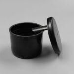 Pote recto plástico negro con cuchara 20gr